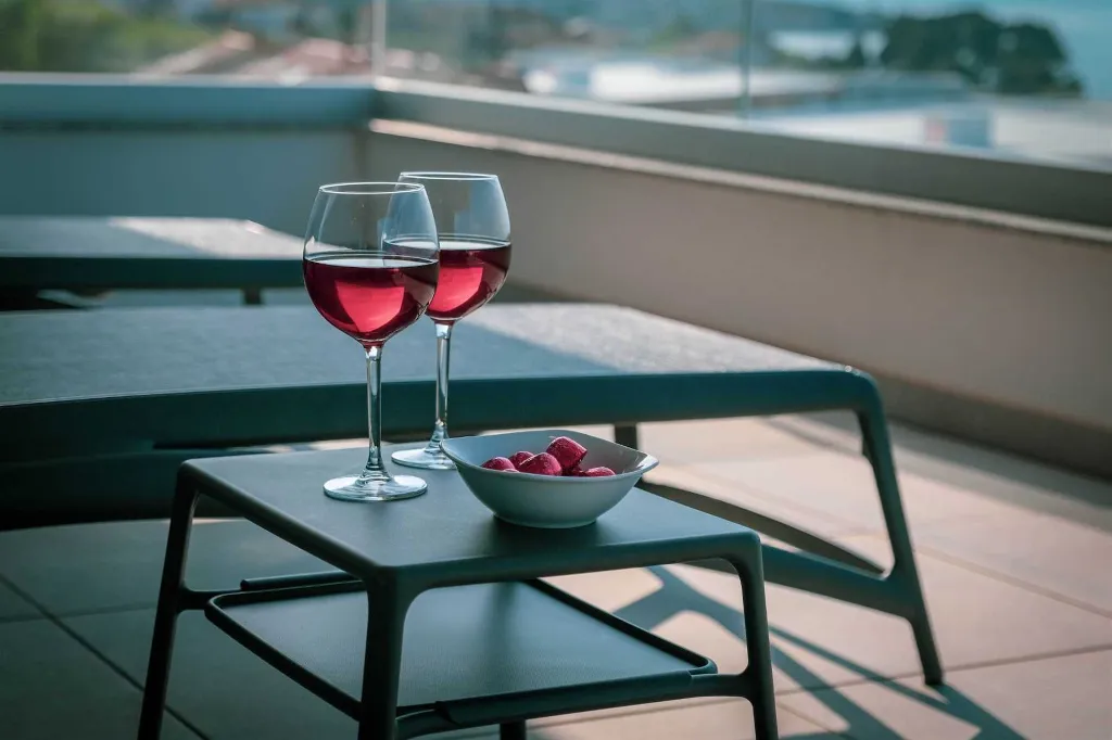 Sea-View Apartment with Balcony in Malinska (Krk)