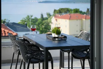 Sea-View Apartment with Balcony in Malinska (Krk)