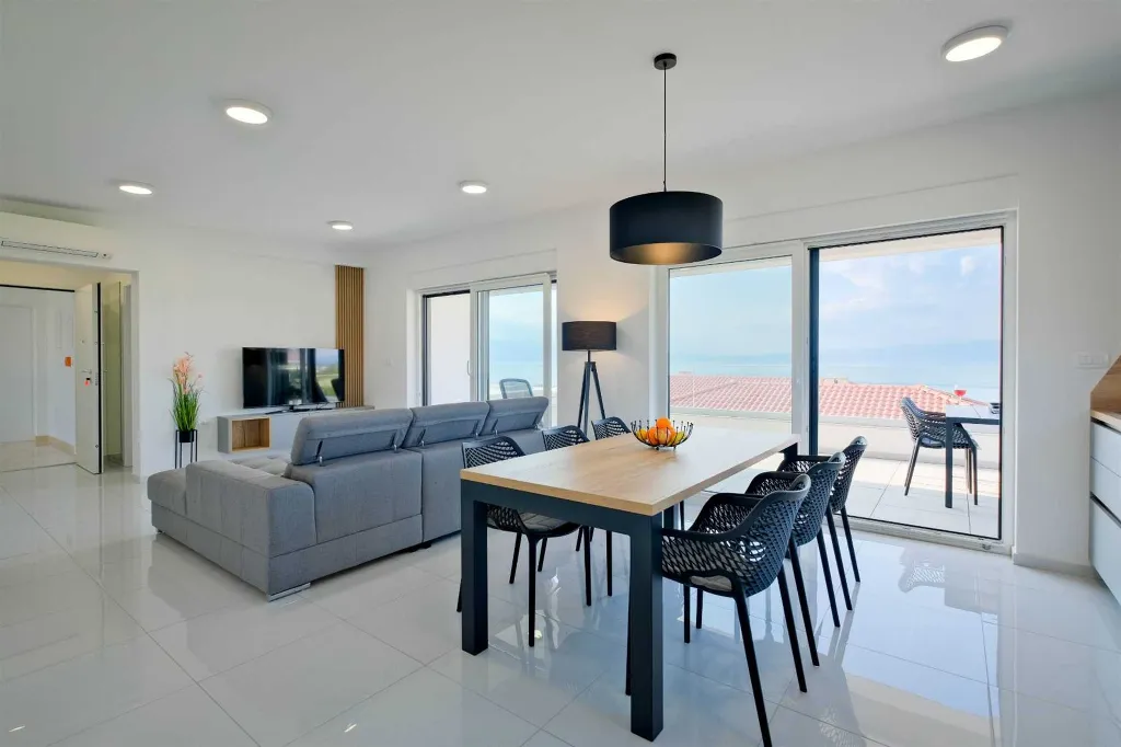Sea-View Apartment with Balcony in Malinska (Krk)