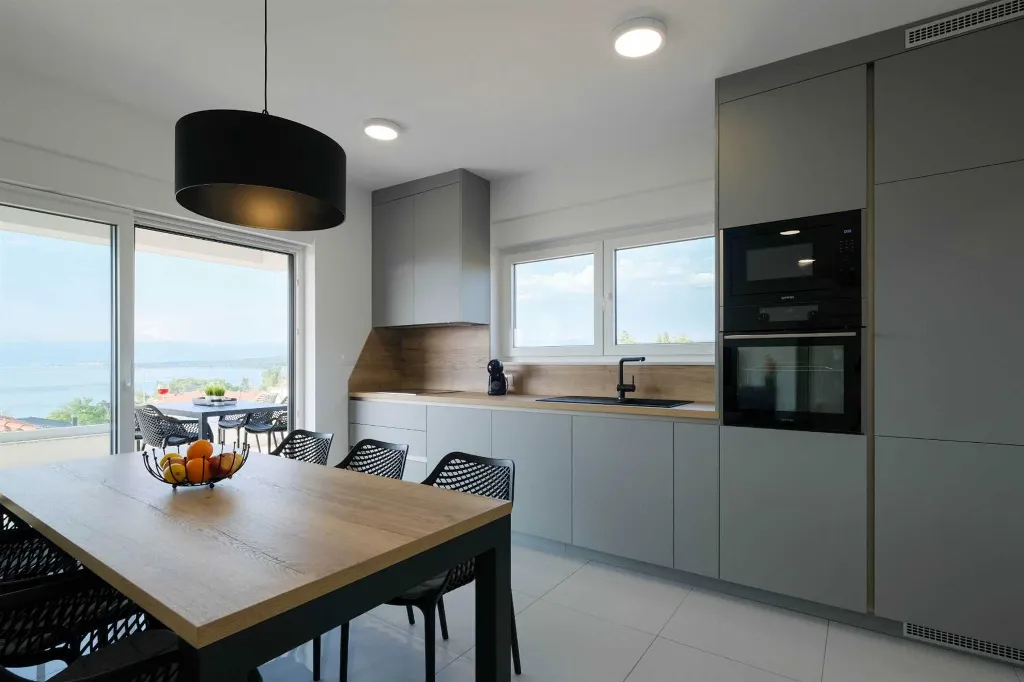 Sea-View Apartment with Balcony in Malinska (Krk)