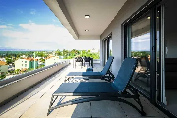 Sea-View Apartment with Balcony in Malinska (Krk)