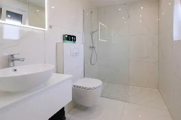 Sea-View Apartment with Balcony in Malinska (Krk)