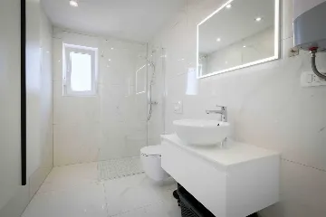 Sea-View Apartment with Balcony in Malinska (Krk)