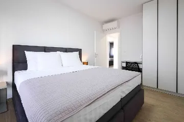 Sea-View Apartment with Balcony in Malinska (Krk)