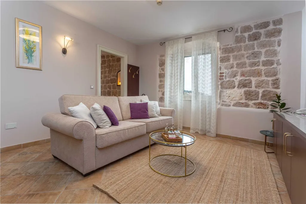 Sea View Apartment in Hvar with King Bed