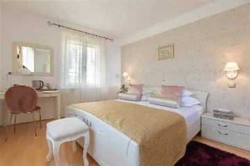 Sea View Apartment for 3 Guests in Hvar