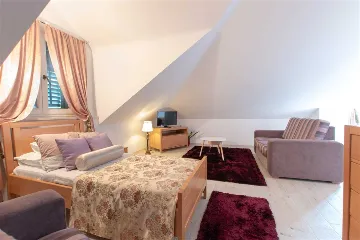 Sea View Apartment for 3 Guests in Hvar