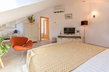 Sea View Apartment in Hvar for Up to 5 Guests