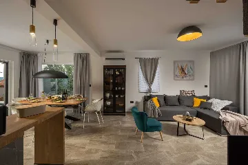 3-Bedroom Villa in Kršan for Up to 8 Guests