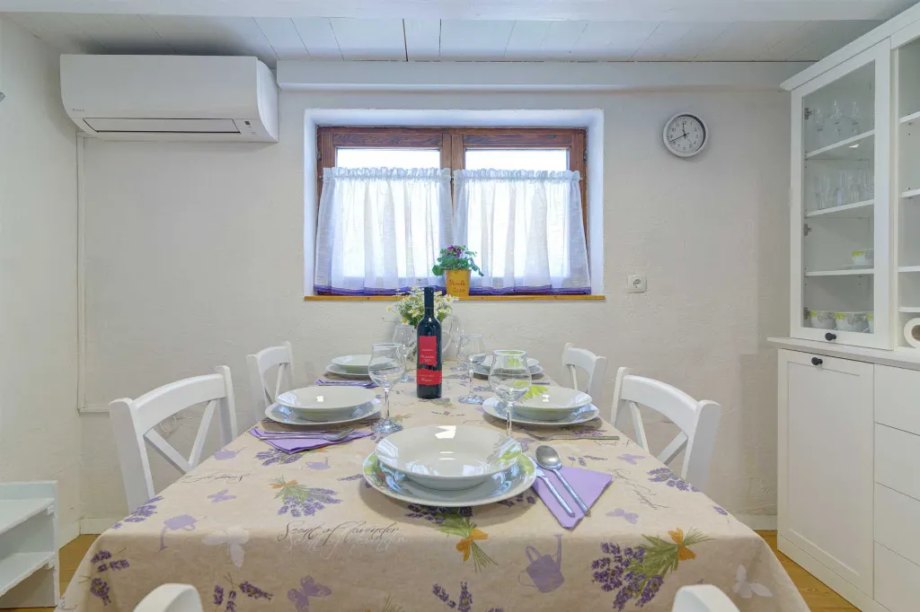 Kršan Holiday House with Swimming Pool