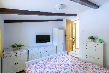 Kršan Holiday House with Swimming Pool