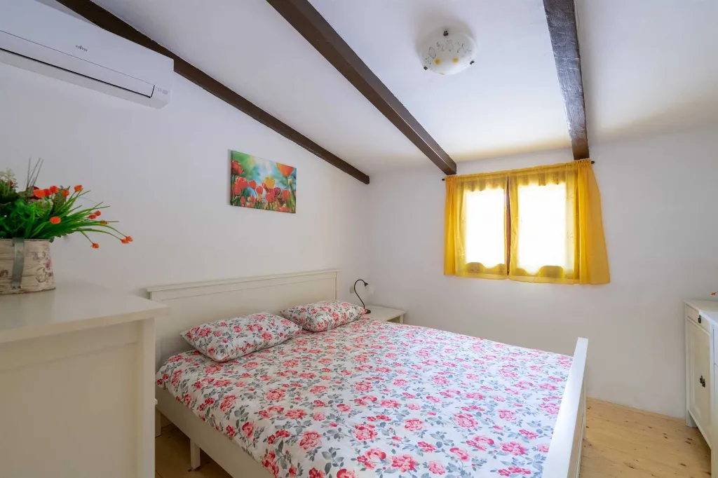 Kršan Holiday House with Swimming Pool