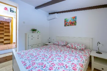 Kršan Holiday House with Swimming Pool