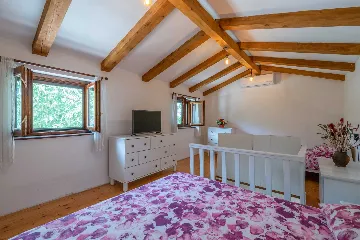 Kršan Holiday House with Swimming Pool