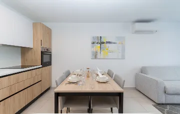 One-Bedroom Apartment in Umag for Up to 4