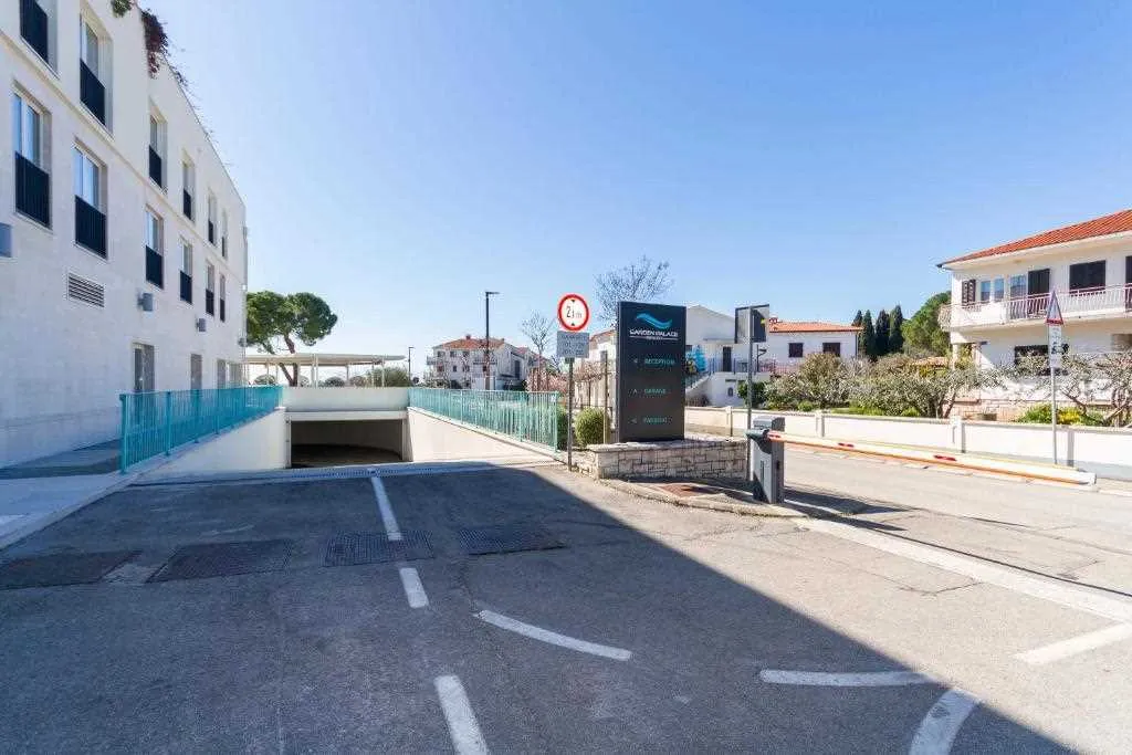 One-Bedroom Apartment with Sea-View Terrace in Umag