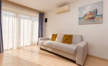 Studio Apartment with Terrace in Umag for 2