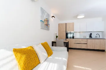 Studio Apartment with Terrace in Umag for 2