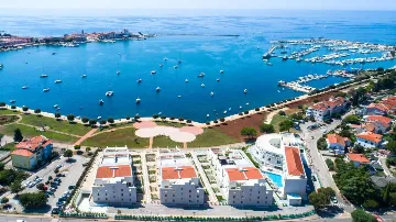 3-Bedroom Sea-View Apartment in Umag