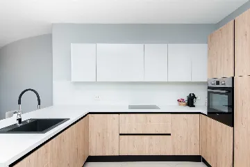 3-Bedroom Sea-View Apartment in Umag