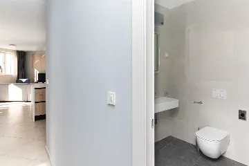 3-Bedroom Sea-View Apartment in Umag