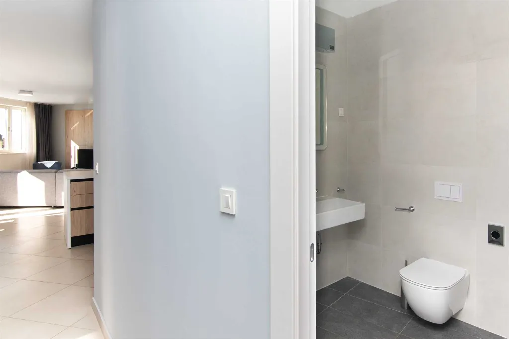 3-Bedroom Sea-View Apartment in Umag