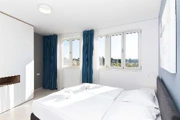 3-Bedroom Sea-View Apartment in Umag