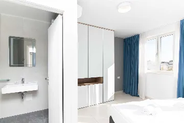 3-Bedroom Sea-View Apartment in Umag