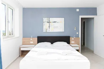 3-Bedroom Sea-View Apartment in Umag