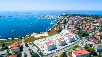 Sea View 1-Bedroom Apartment in Umag for 4