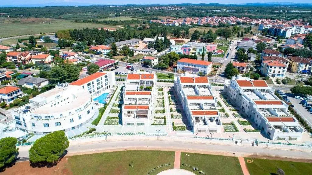 Sea View 1-Bedroom Apartment in Umag for 4