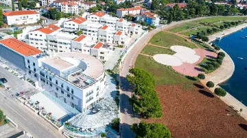 Sea View 1-Bedroom Apartment in Umag for 4