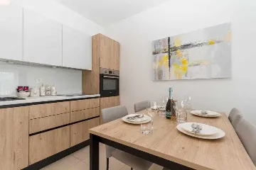 Sea View 1-Bedroom Apartment in Umag for 4