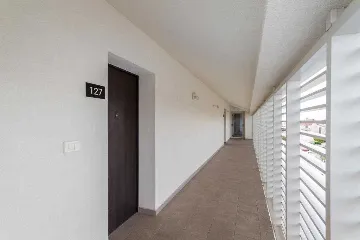 Sea View 1-Bedroom Apartment in Umag for 4