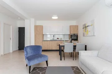 Sea View 1-Bedroom Apartment in Umag for 4