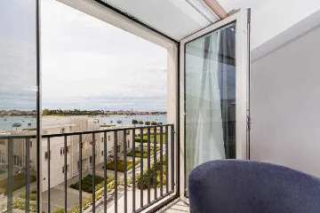 Sea View 1-Bedroom Apartment in Umag for 4