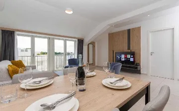 Sea View 1-Bedroom Apartment in Umag for 4