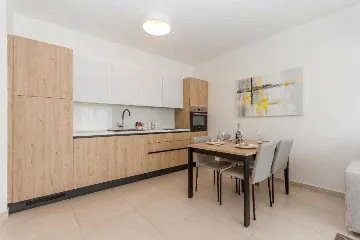 Sea View 1-Bedroom Apartment in Umag for 4