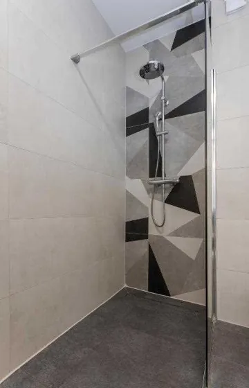 Sea View 1-Bedroom Apartment in Umag for 4