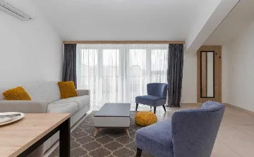 Sea View 1-Bedroom Apartment in Umag for 4