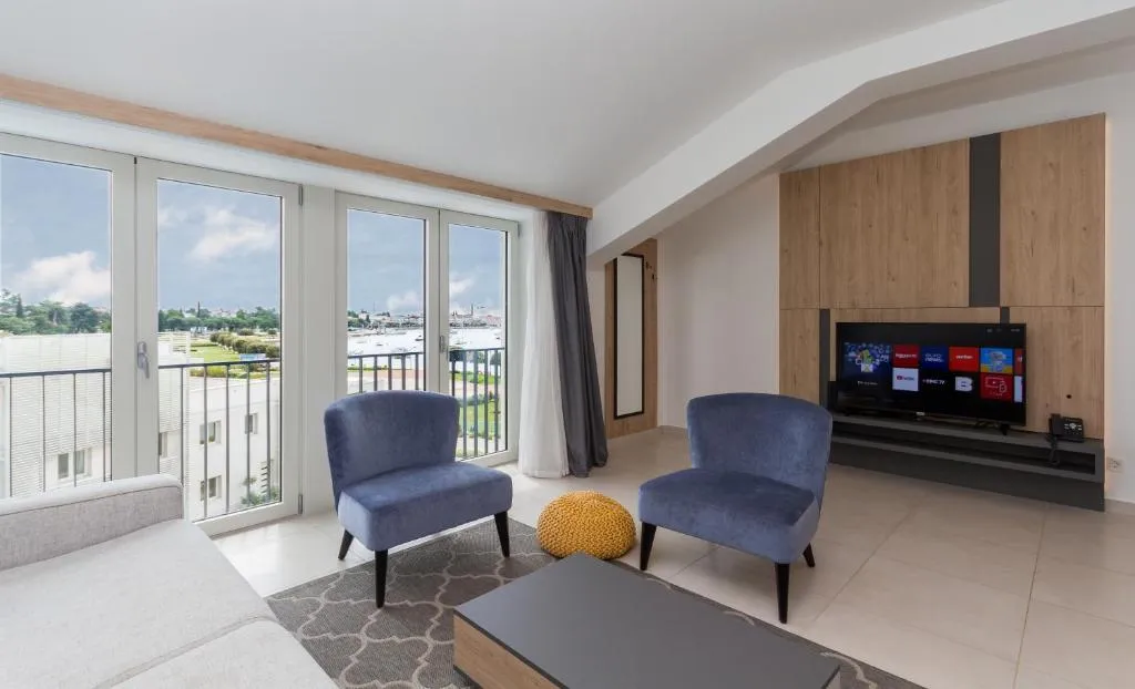 One-Bedroom Sea-View Apartment in Umag for 4