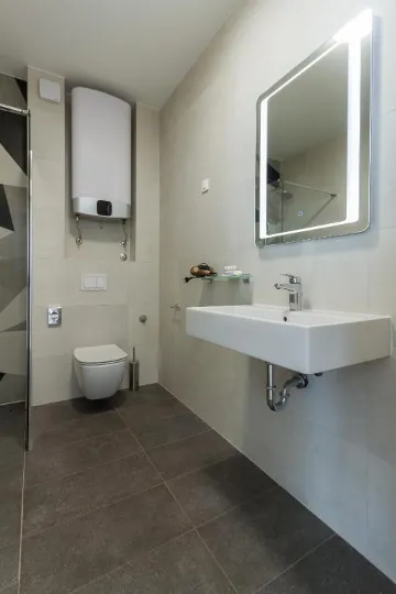 One-Bedroom Sea-View Apartment in Umag for 4