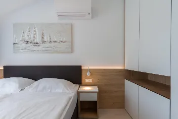 One-Bedroom Sea-View Apartment in Umag for 4