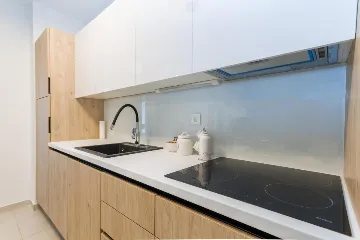 One-Bedroom Sea-View Apartment in Umag for 4