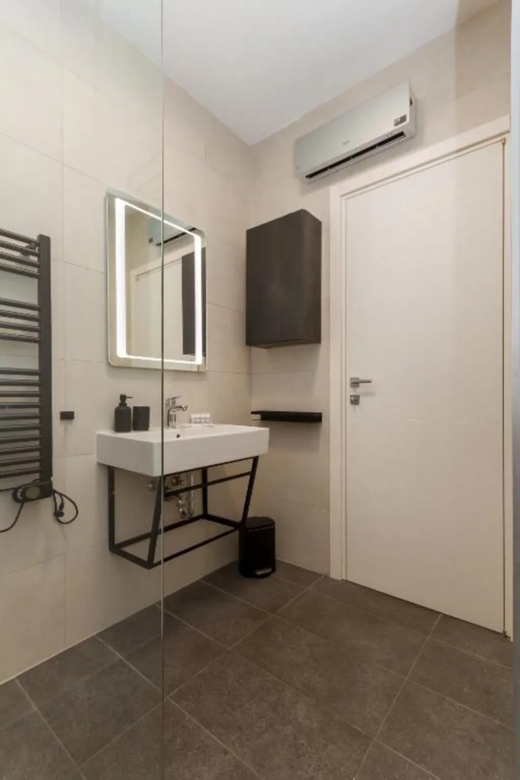 1-Bedroom Apartment in Umag (Up to 4 Guests)