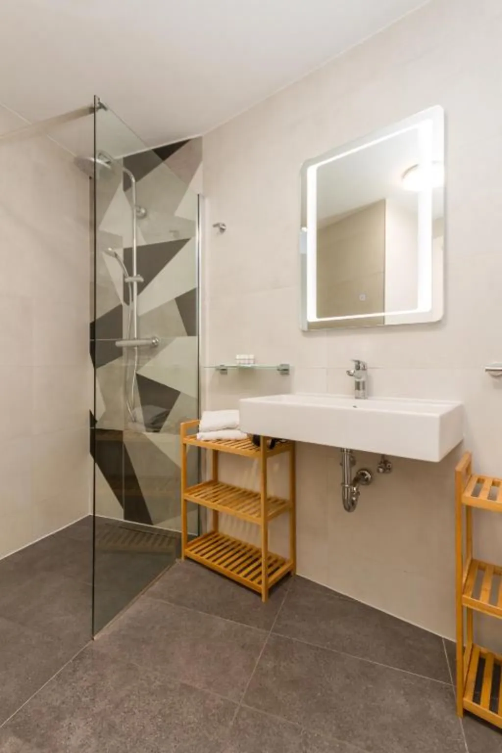 One-Bedroom Apartment in Umag for Up to 4 Guests
