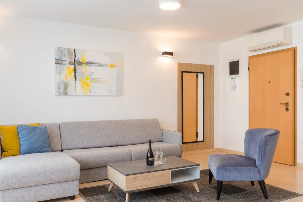 Umag Apartment with Balcony and Air Conditioning