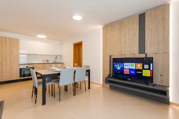 Umag Apartment with Balcony and Air Conditioning