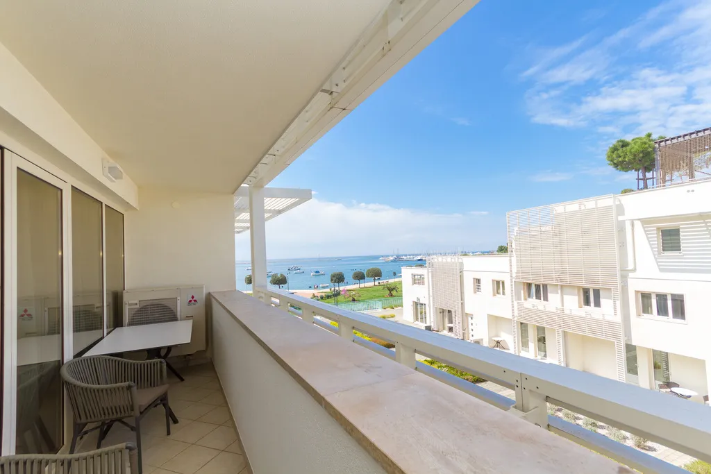 Umag Apartment with Balcony and Air Conditioning