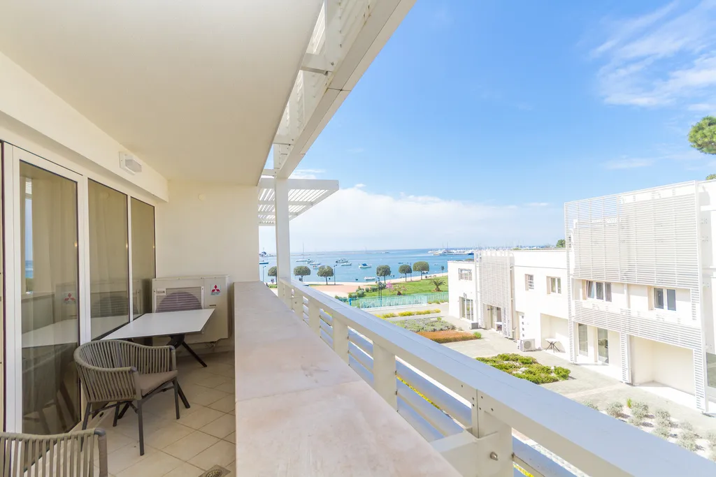 Umag Apartment with Balcony and Air Conditioning